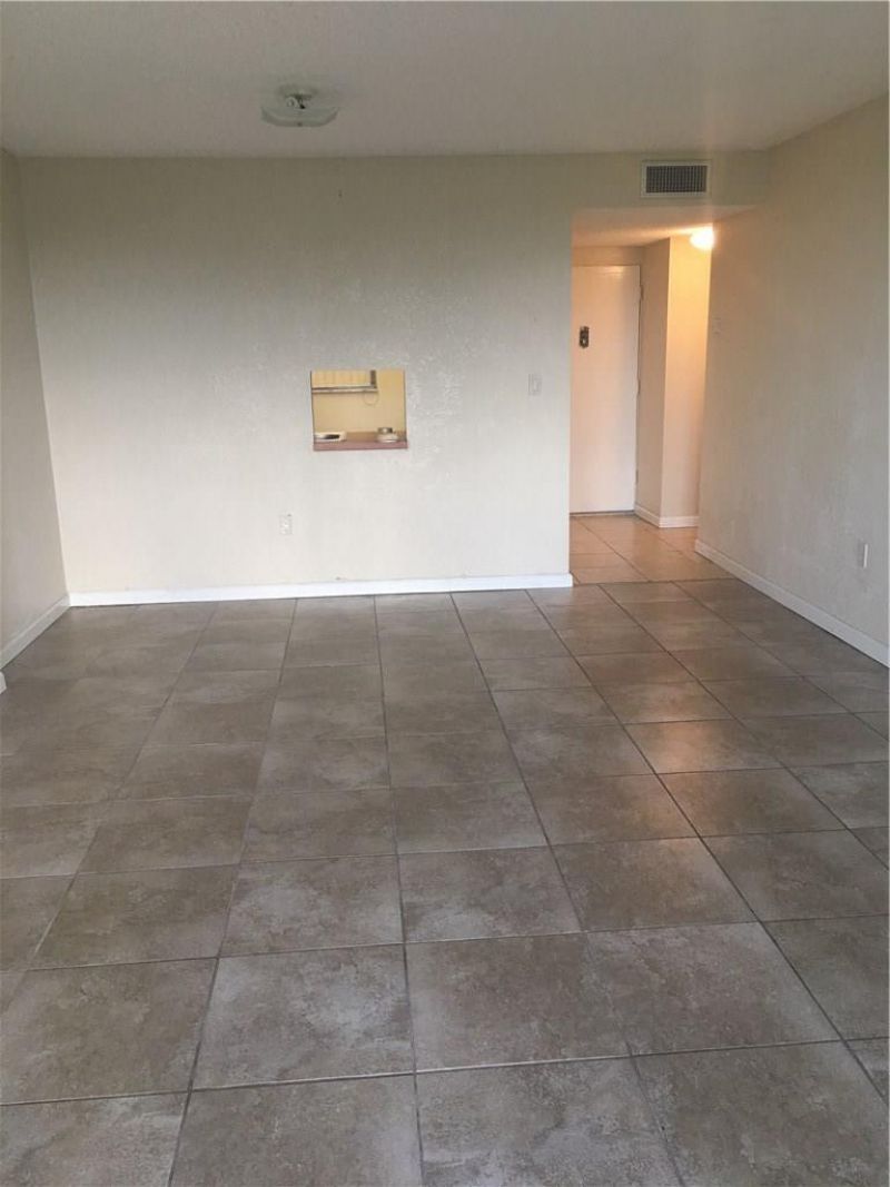 15600 NW 7th Avenue, Unit 421, Miami, FL 33169 Photo