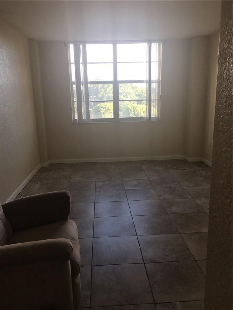 15600 NW 7th Avenue, Unit 421, Miami, FL 33169 Photo