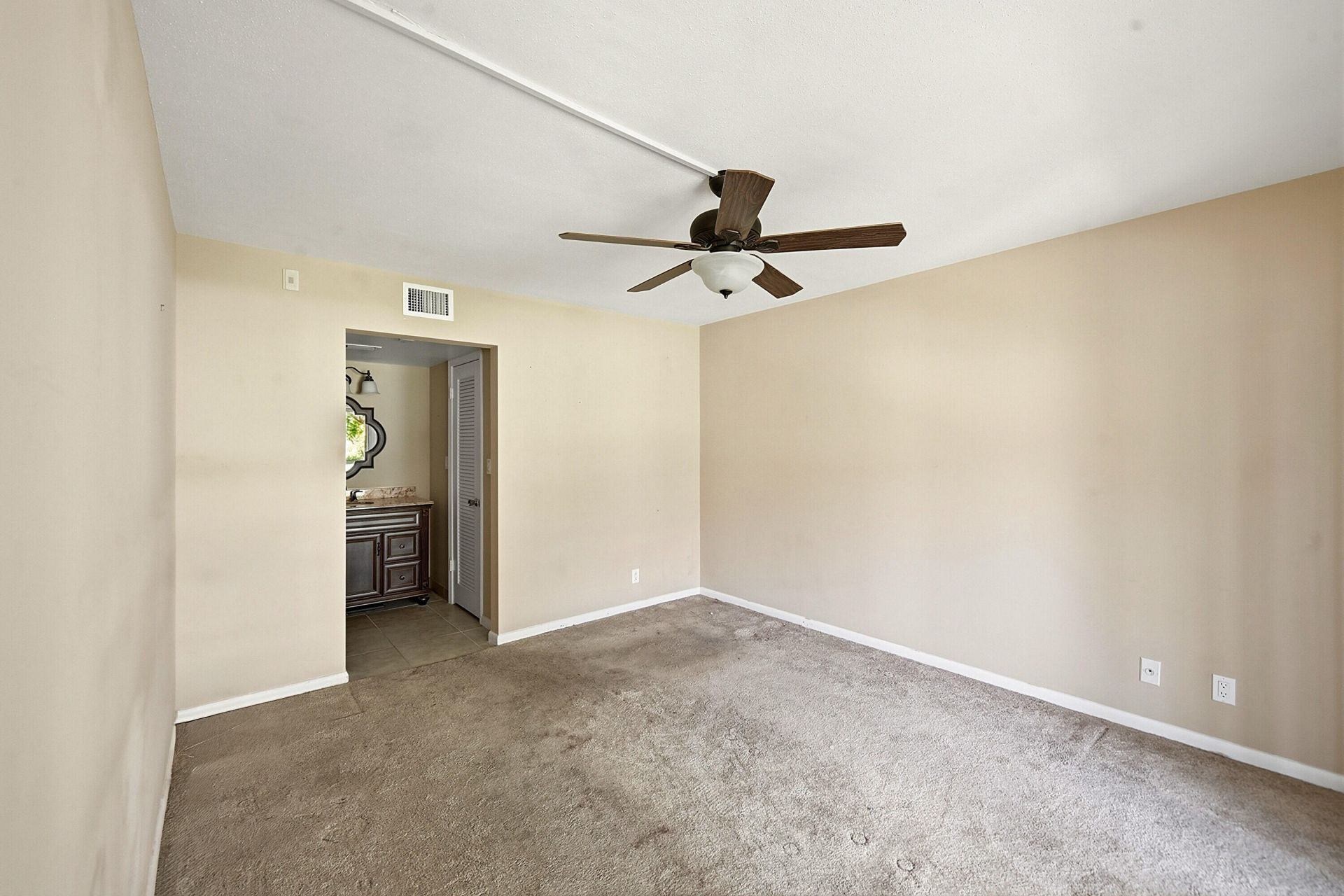 5570 Tamberlane Circle, Unit 229, Palm Beach Gardens, FL 33418 Photo