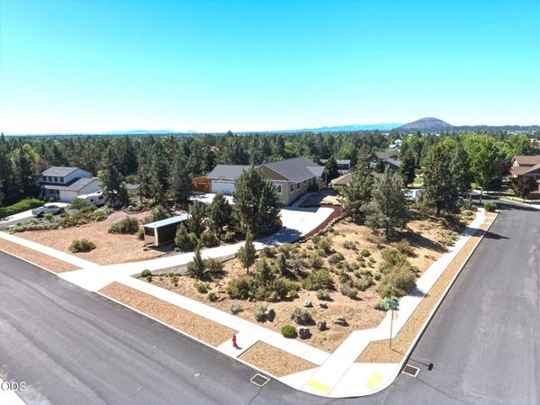 20825 Rorick Drive, Bend, OR 97701