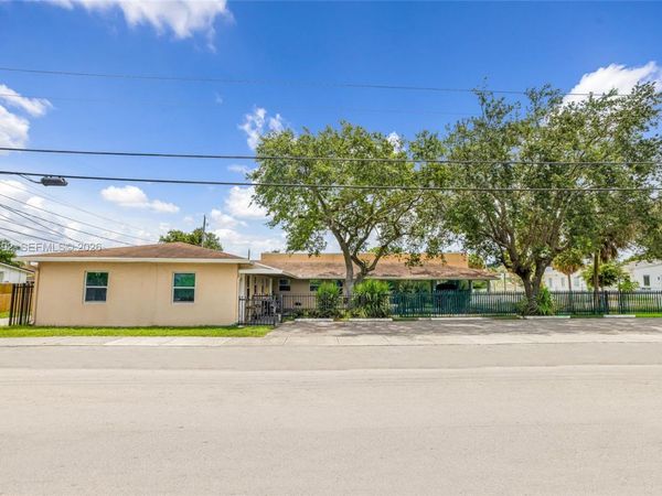 2247 Simms St , Hollywood, FL 33020