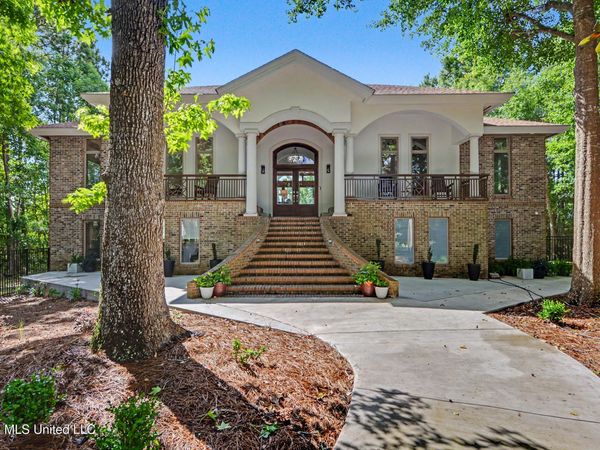 2308 Pointe Of View Drive, Ocean Springs, MS 39564
