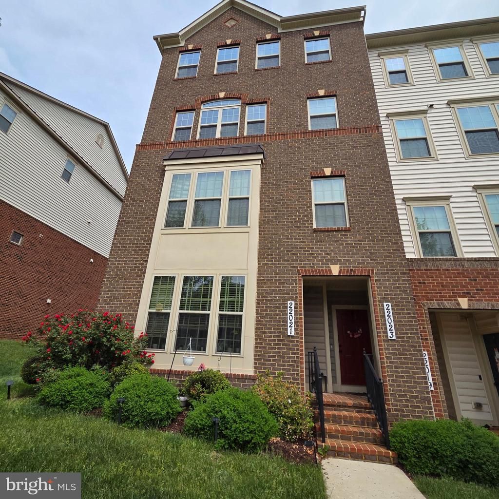 22021 Broadway Avenue , Unit 402L, Clarksburg, MD 20871 Main Photo