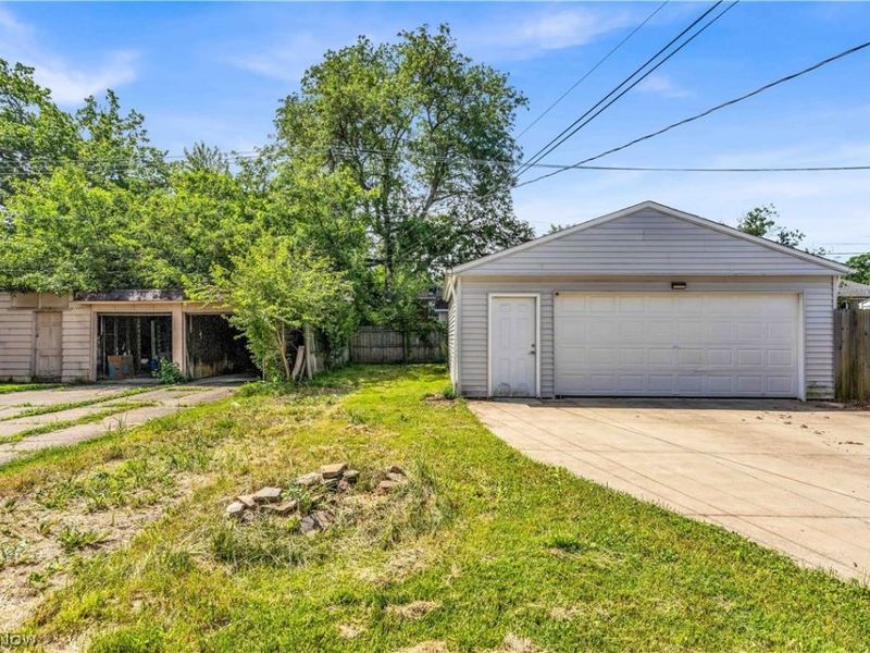 2411 Brookdale Avenue , Parma, OH 44134 Photo 24