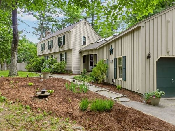69 Hall St, Dunstable, MA 01827