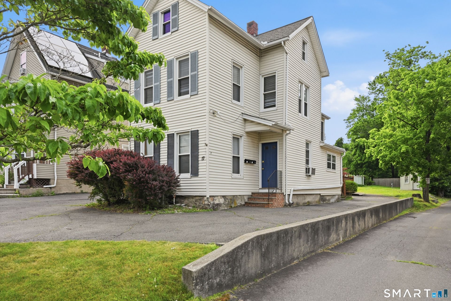 17 Lake, Danbury, CT 06810 Main Photo