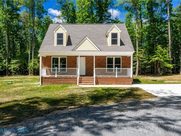 30 landing reach Court, Hartfield, VA 23071