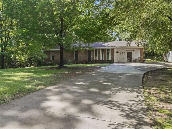 200 Ridgewood Drive, Cleveland, GA 30528