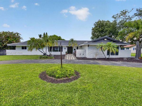 12180 SW 92nd Ave, Miami, FL 33176