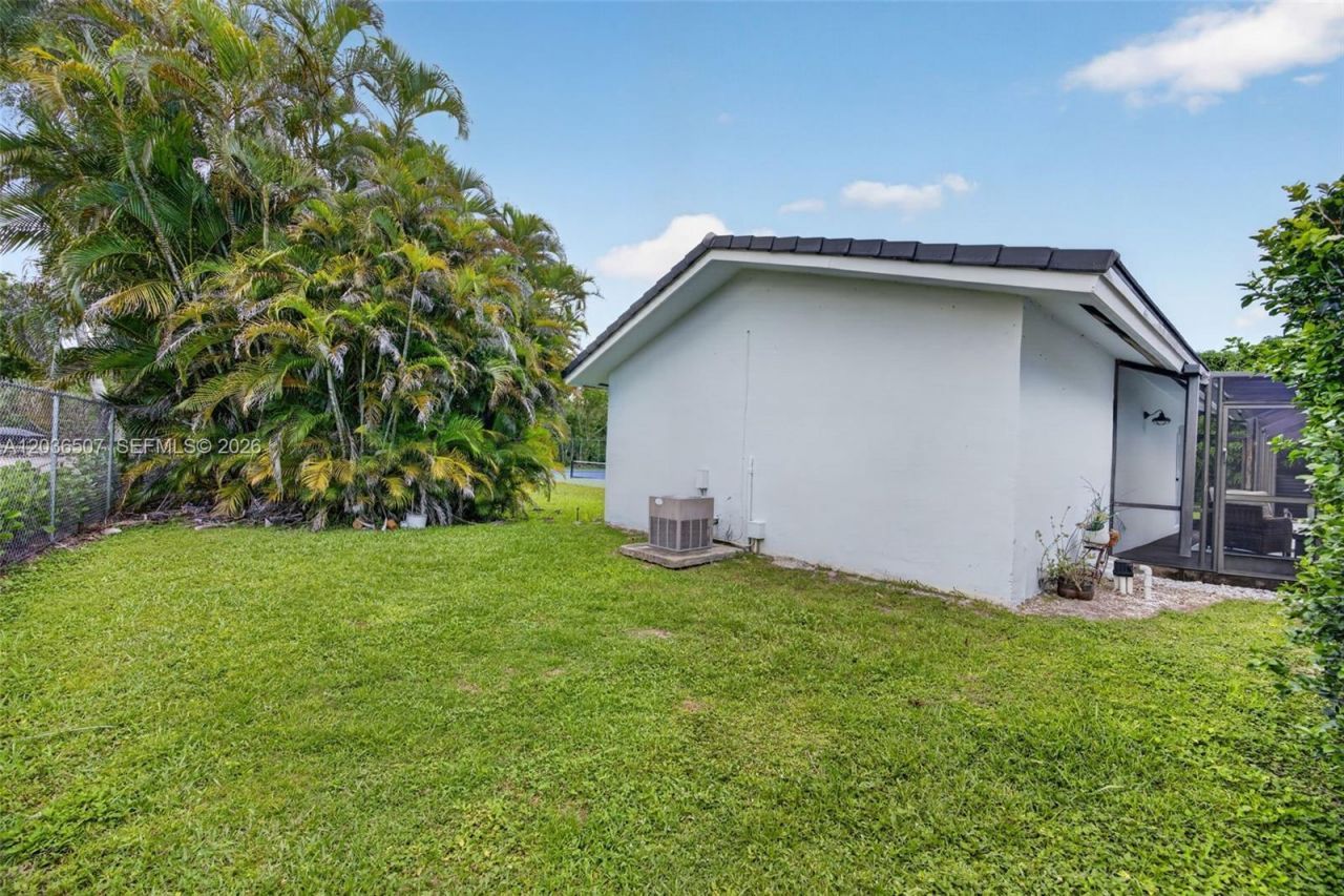 12180 SW 92nd Ave, Miami, FL 33176 Photo