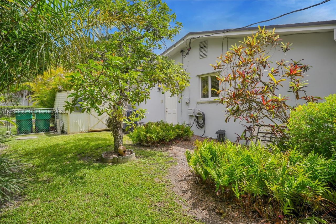 8340 SW 96th St , Miami, FL 33156 Photo