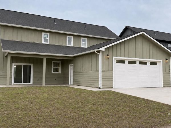1091 Edington, Moscow, ID 83843