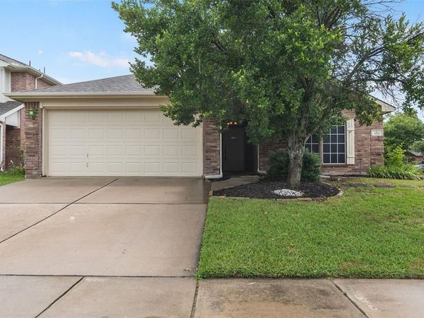 112 Bridlewood Street, Azle, TX 76020