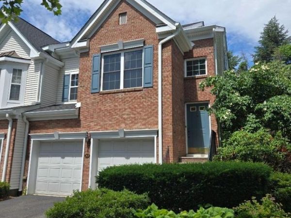 313 Winthrop Dr, Nutley, NJ 07110