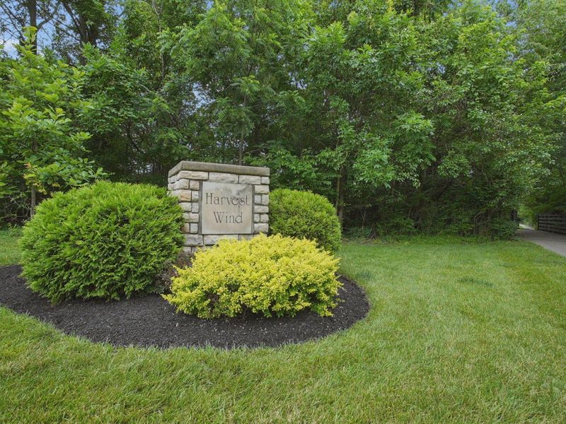 7596 Park Bend Drive , Westerville, OH 43082 Photo 5