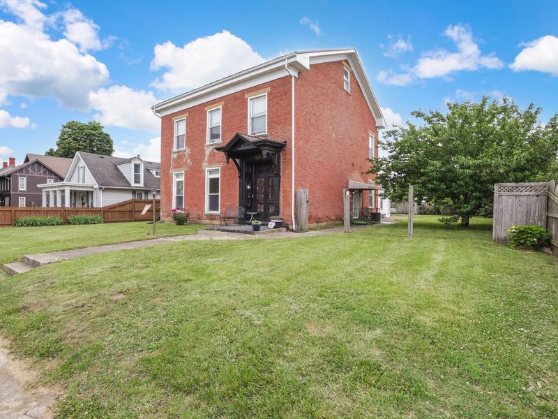 124 N Scioto Street , Circleville, OH 43113 Photo 2