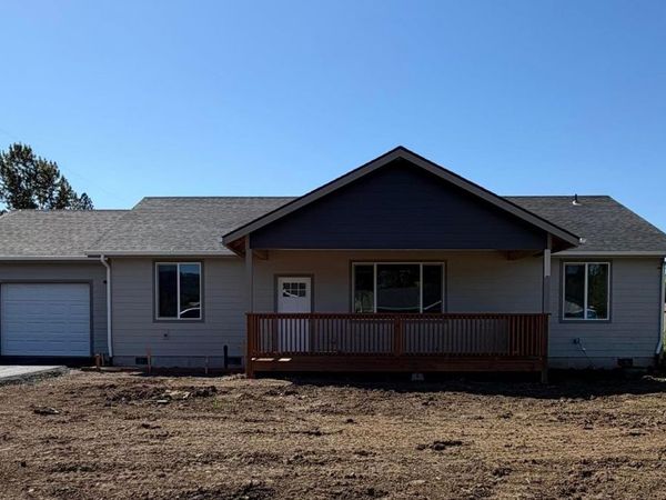 1221 49th Av, Sweet Home, OR 97389