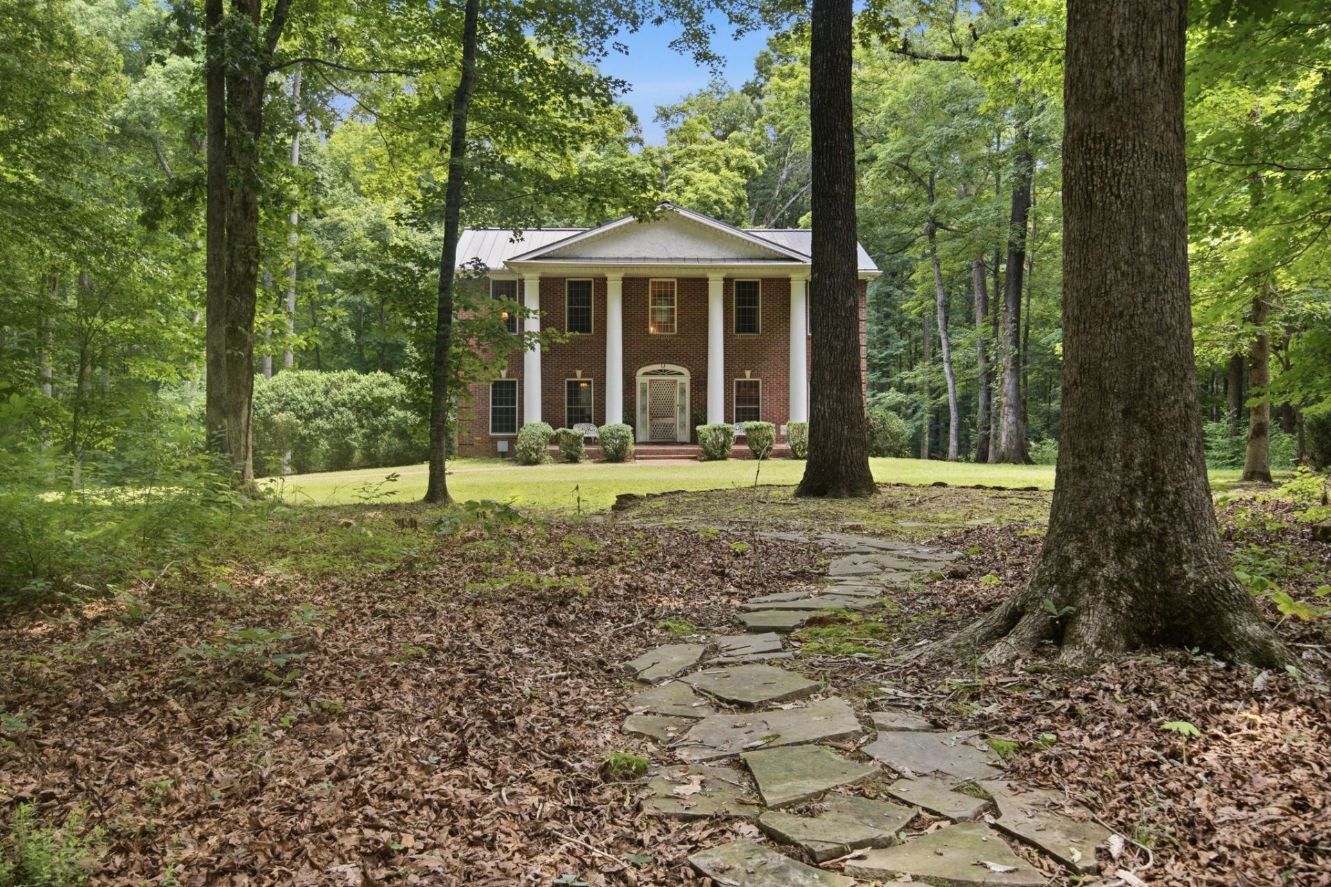 1225 Johnny Hall Rd , Burns, TN 37029 Main Photo