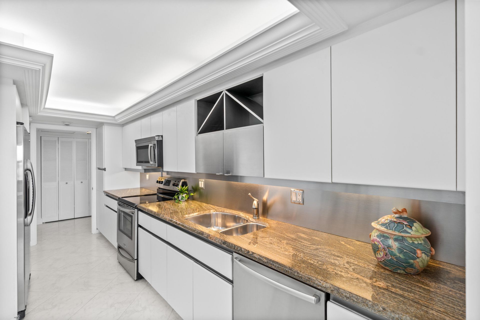 5100 N Ocean Boulevard, Unit 517, Lauderdale by the Sea, FL 33308 Photo