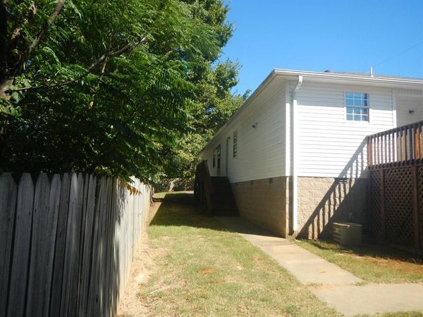 800 Williams Street , Morrilton, AR 72110
