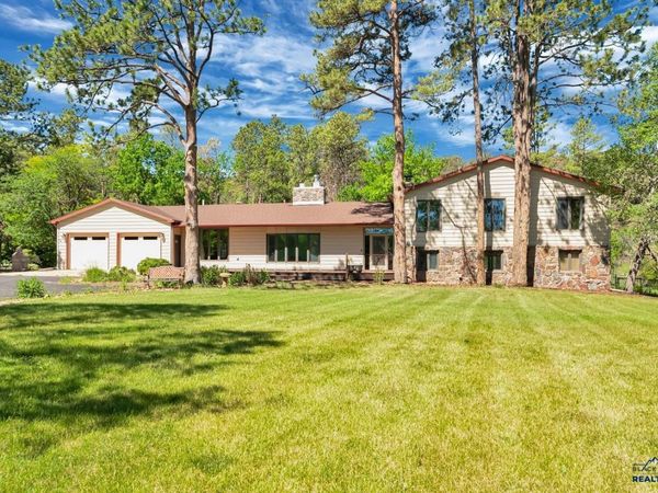 125 S BERRY PINE RD, Rapid City, SD 57702