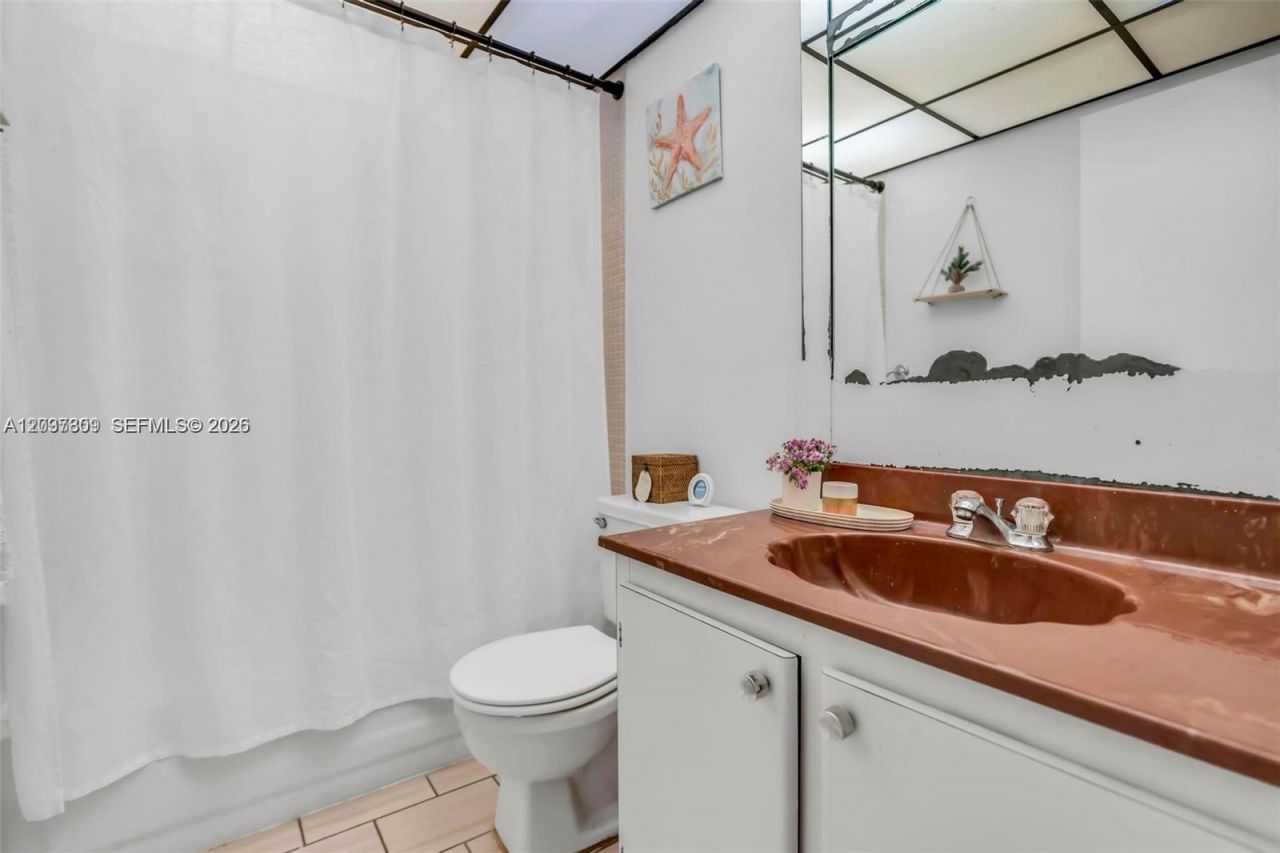 3321 NW 47th Ter, Unit 330, Lauderdale Lakes, FL 33319 Photo