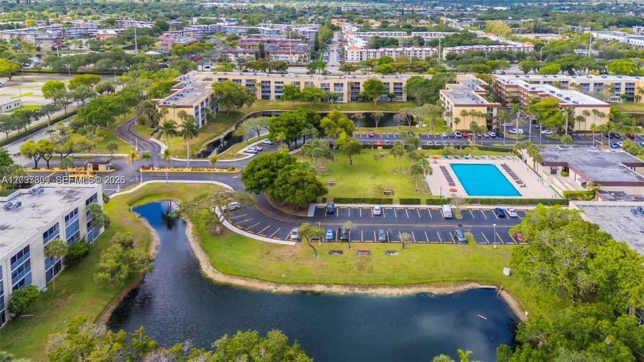 3321 NW 47th Ter, Unit 330, Lauderdale Lakes, FL 33319 Photo