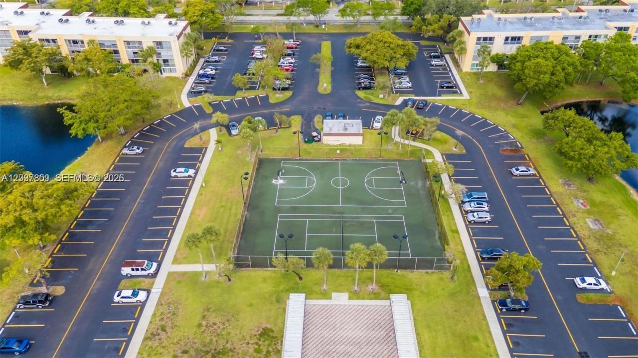 3321 NW 47th Ter, Unit 330, Lauderdale Lakes, FL 33319 Photo