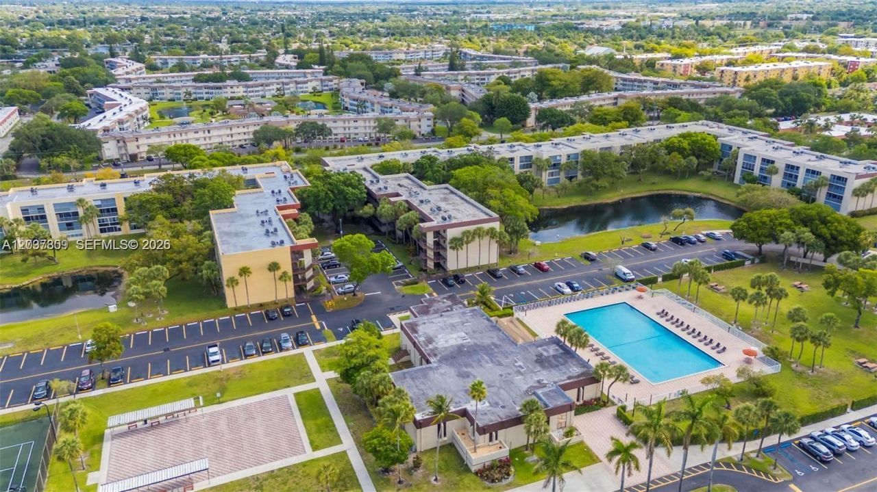 3321 NW 47th Ter, Unit 330, Lauderdale Lakes, FL 33319 Photo