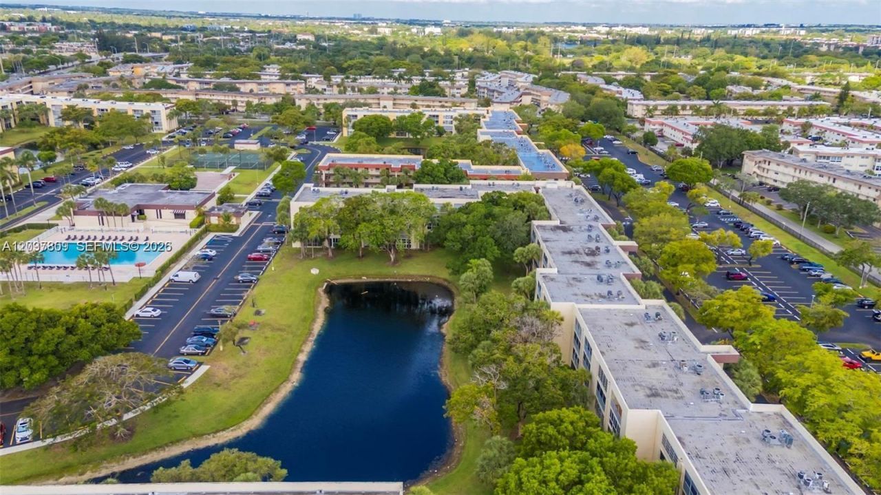 3321 NW 47th Ter, Unit 330, Lauderdale Lakes, FL 33319 Photo