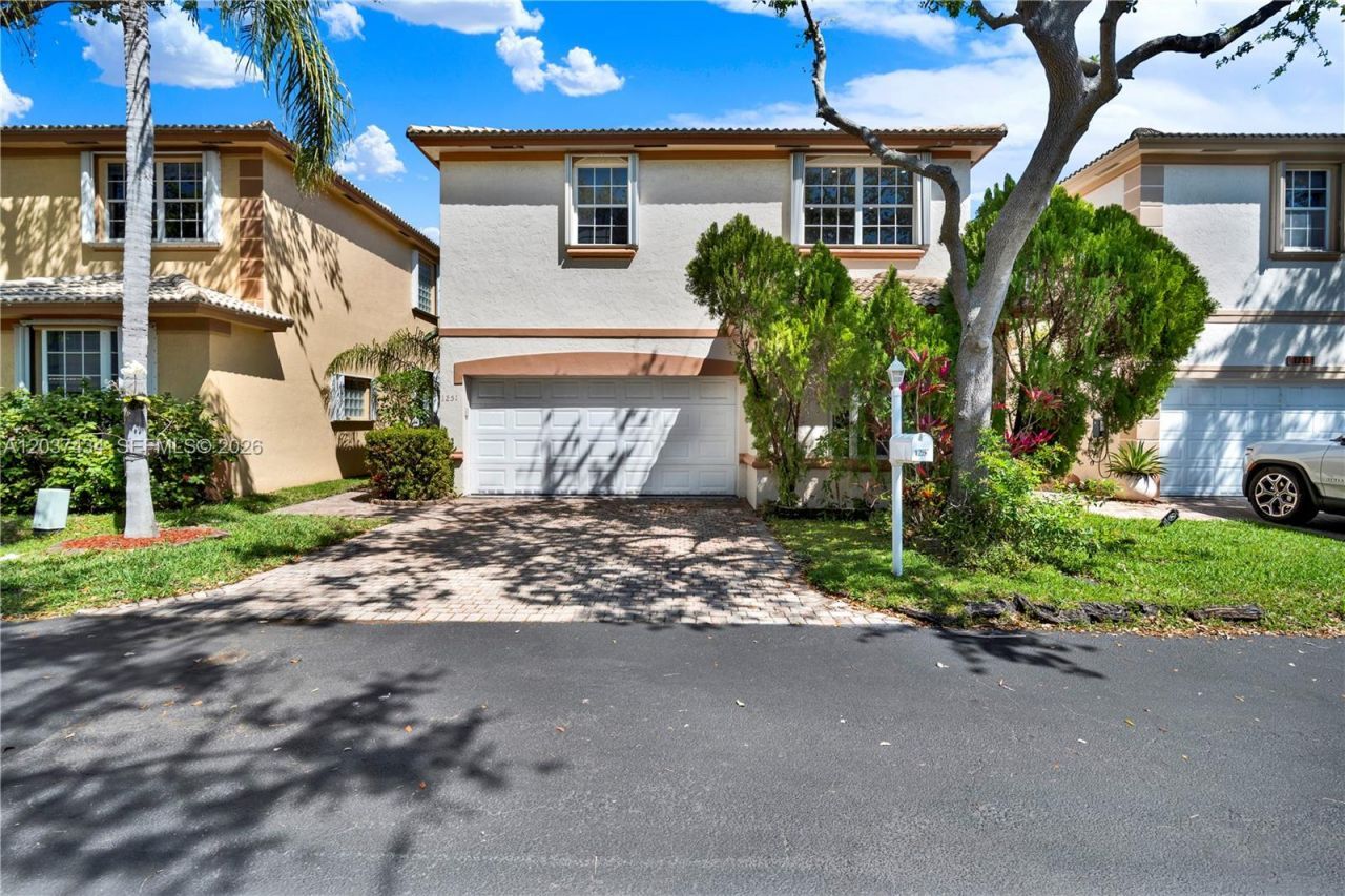 1251 Hayes St , Hollywood, FL 33019 Photo