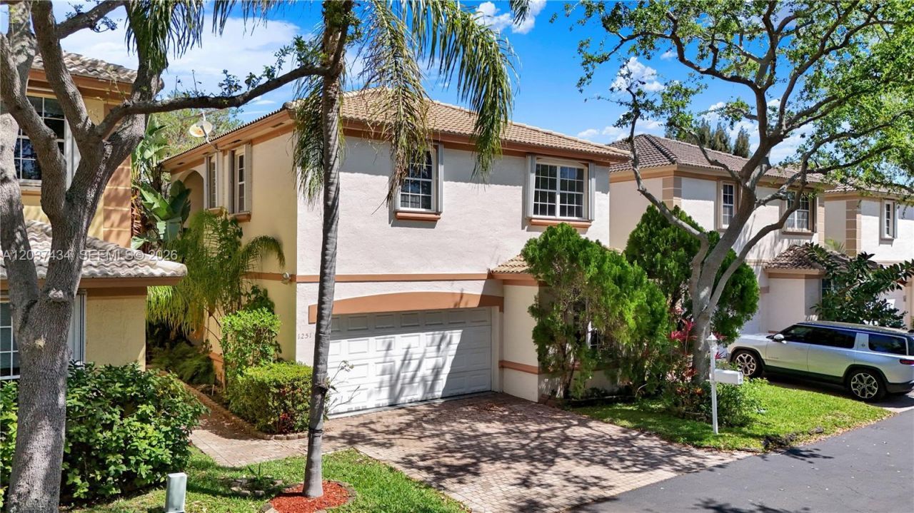 1251 Hayes St , Hollywood, FL 33019 Photo