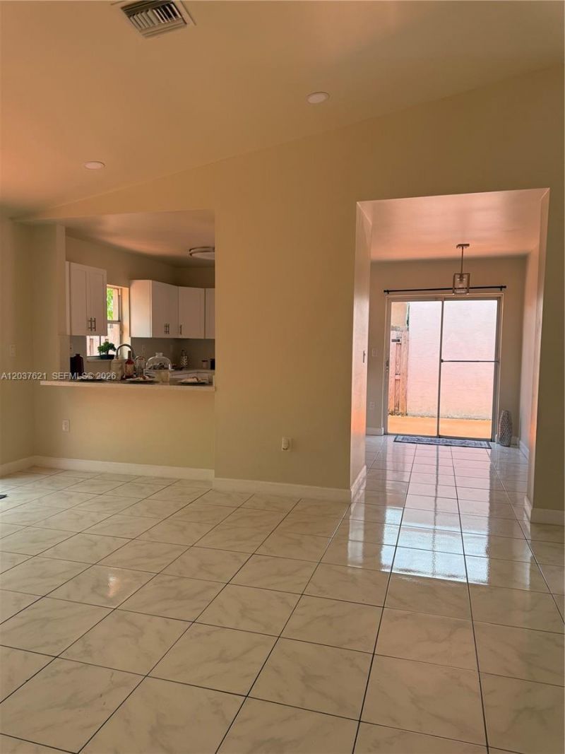 1107 NW 132nd Ct, Miami, FL 33182 Photo