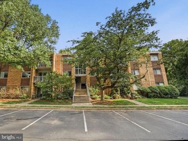 8003 CHANUTE PLACE, Unit 8, FALLS CHURCH, VA 22042