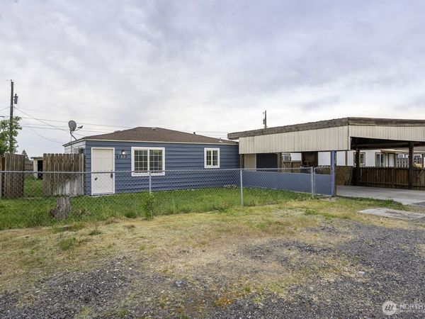 4253 NE Lincoln Drive , Moses Lake, WA 98837
