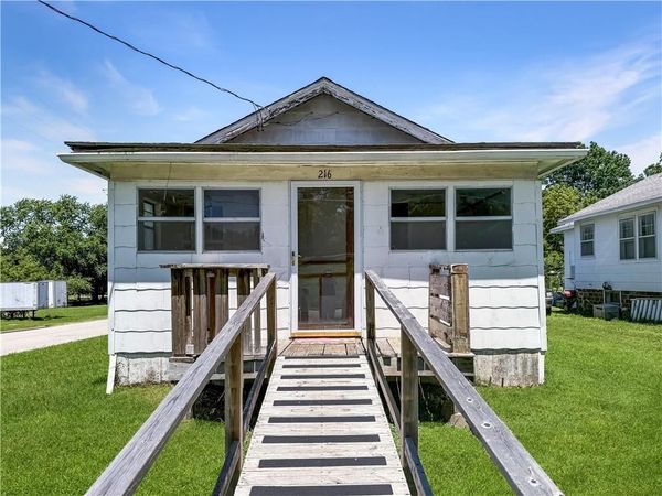 216 W 22nd Street, Higginsville, MO 64037