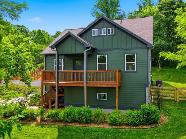 157 Lena Loop , Burns, TN 37029