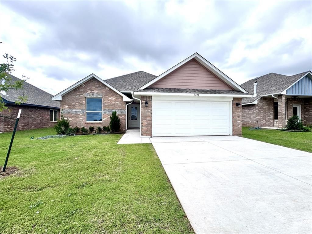9336 NW 143rd Street, Yukon, OK 73099 Main Photo