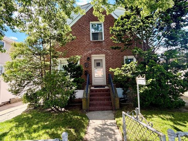 146-38 230th Place , Unit 1st Floor, Springfield Gardens, NY 11413