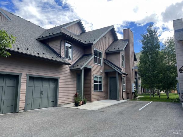 930 White Cloud Lane, Unit Apt A, Hailey, ID 83333