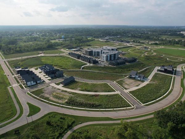 9393 S LAKE VISTA PARKWAY, Unit 3004, Oak Creek, WI 53154