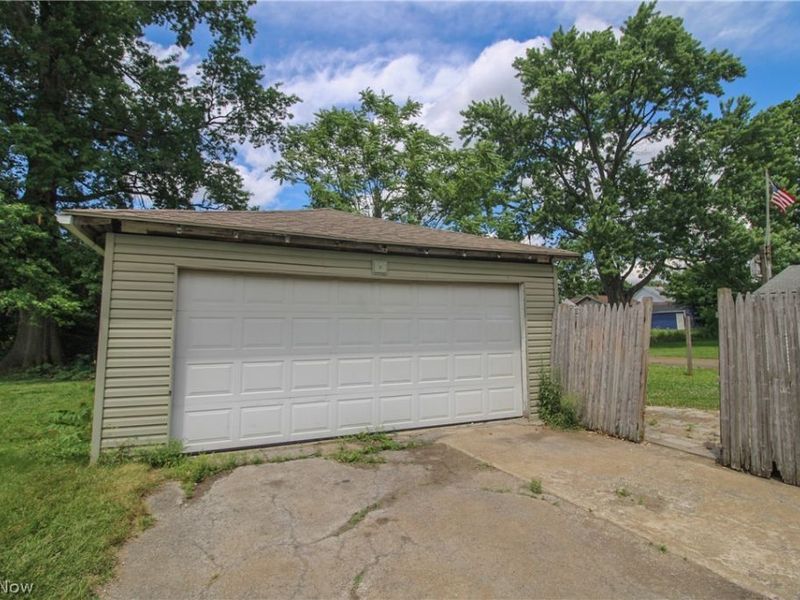 1654 Everett Avenue, Poland, OH 44514 Photo 4