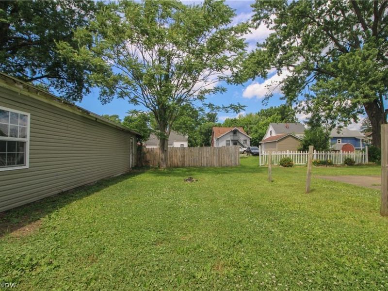 1654 Everett Avenue, Poland, OH 44514 Photo 6