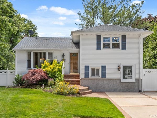 80 N Pine Street, Massapequa, NY 11758