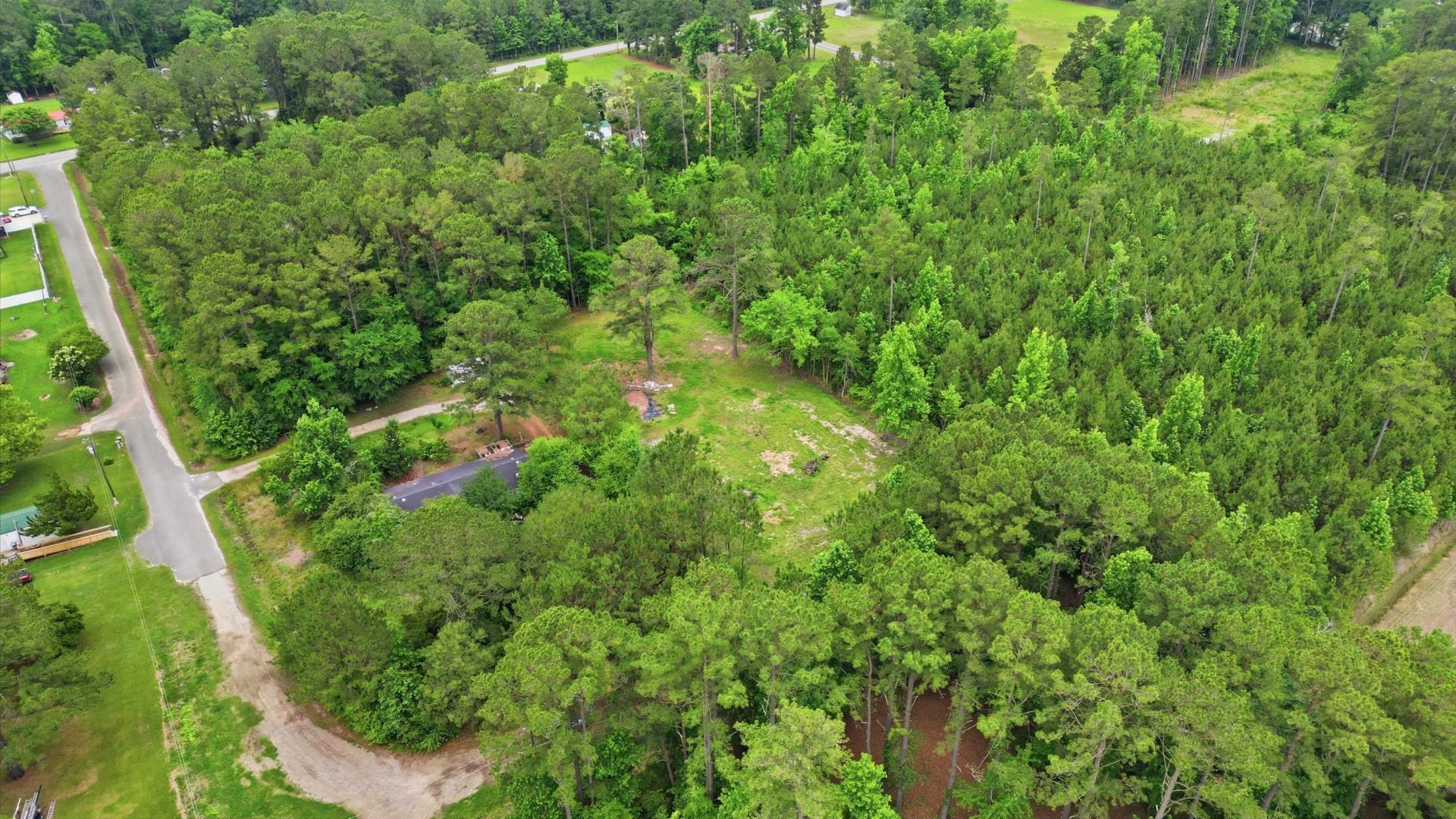 125 Old Groves Ln. Photo 7
