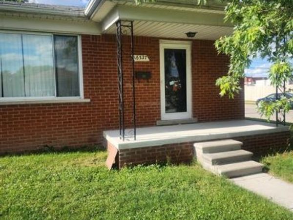 18327 Holland Avenue , Eastpointe, MI 48021