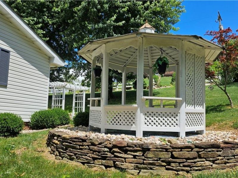22 Orchard Drive, Martins Ferry, OH 43935 Photo 32