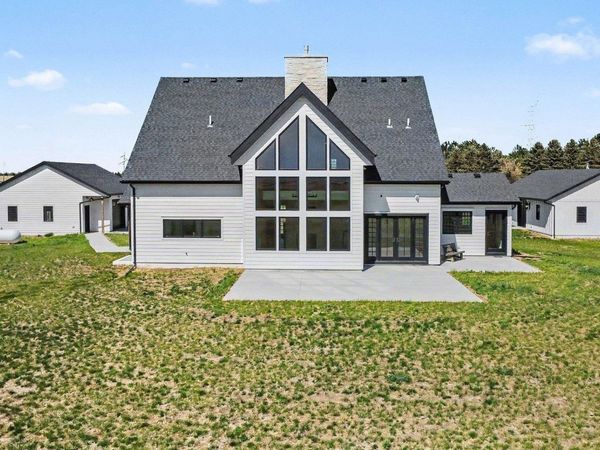 25575 472nd Ave, Renner, SD 57055