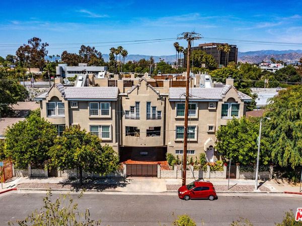 10923 Landale Street, Unit 2, Toluca Lake, CA 91602