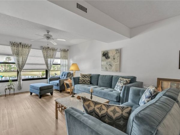38 Plantation Drive, Unit 202, Vero Beach, FL 32966